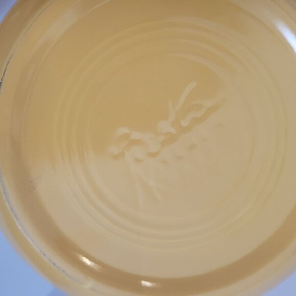 Vintage Yellow Fiesta Covered Casserole Dish By Homer Laughlin Co. Ceramic 2 Qt - Picture 6 of 8